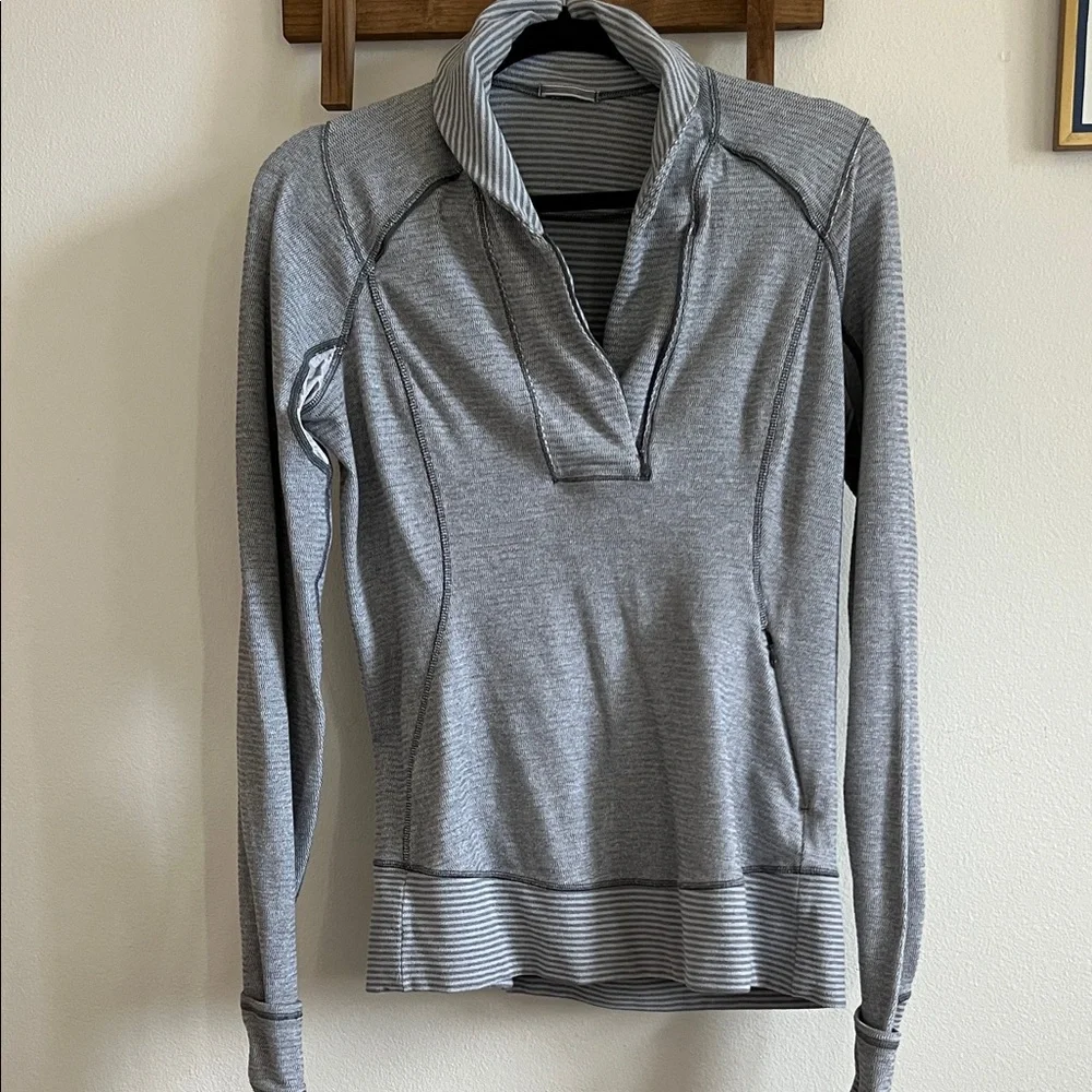 Lululemon stretch long sleeve, size 8 - Picture 1 of 7